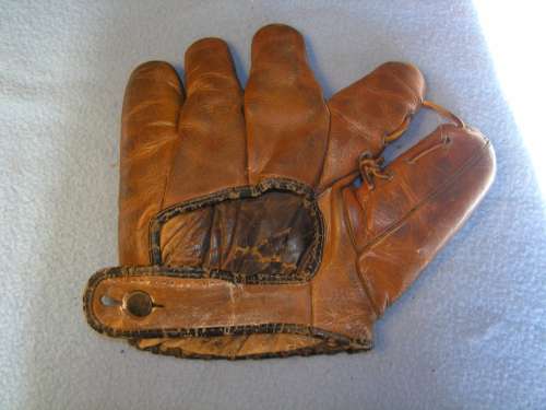 Gene Moore Goldsmith G18 1 Back Doug